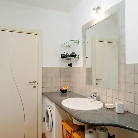 Garibaldi 9 By Toh Solution Apartment